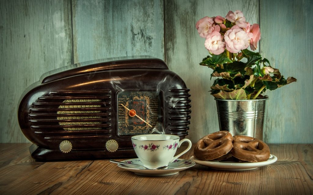 Music in Ultrasound Exam Rooms retro, radio, 4k wallpaper 1920x1080-1216719.jpg